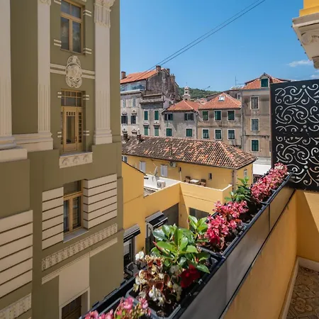 Monamel Luxury Suites-3